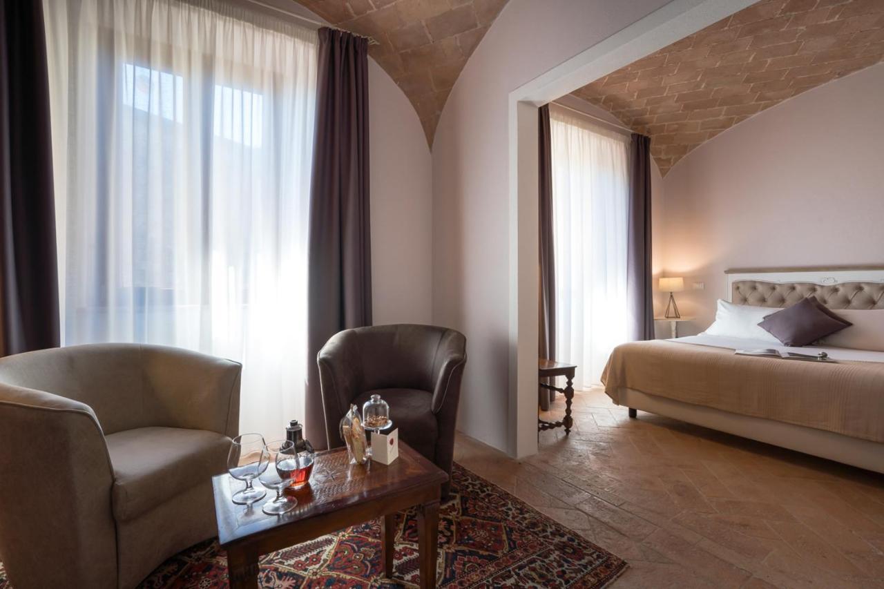 Dimora Delle Muse Bed & Breakfast มอนตาลชิโน ภายนอก รูปภาพ
